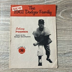 Vintage 1961 the dodger family pamphlet, distributed by union oil 76